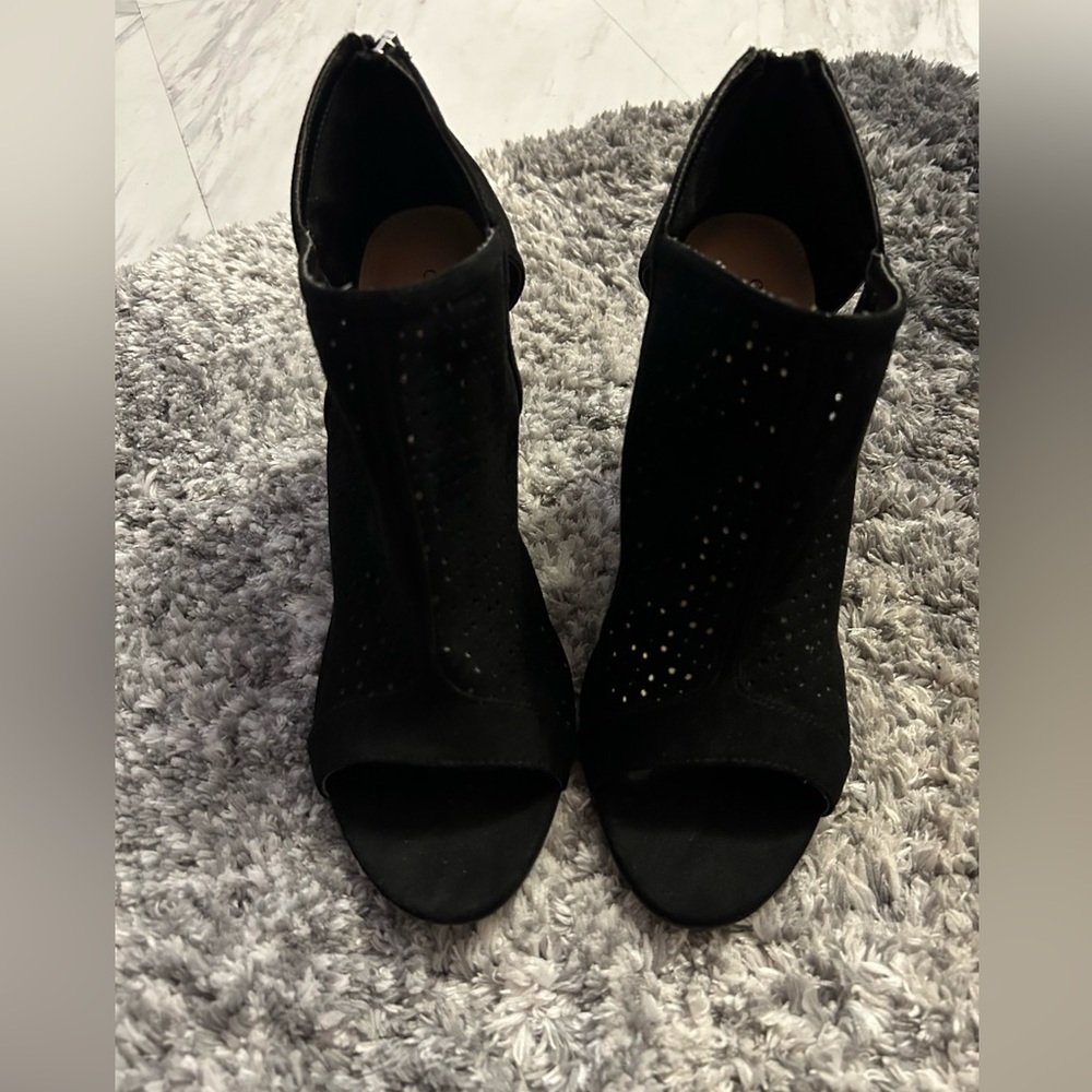 ChristianSirian open toe heel